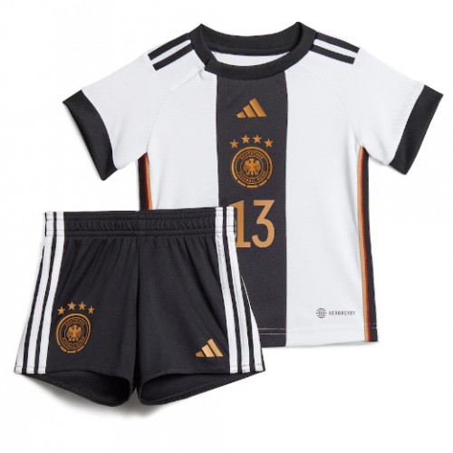 Tyskland Thomas Muller #13 kläder Barn VM 2022 Hemmatröja Kortärmad (+ korta byxor) Tyskland Thomas Muller #13 kläder Barn VM 2022 Hemmatröja Kortärmad (+ korta byxor)